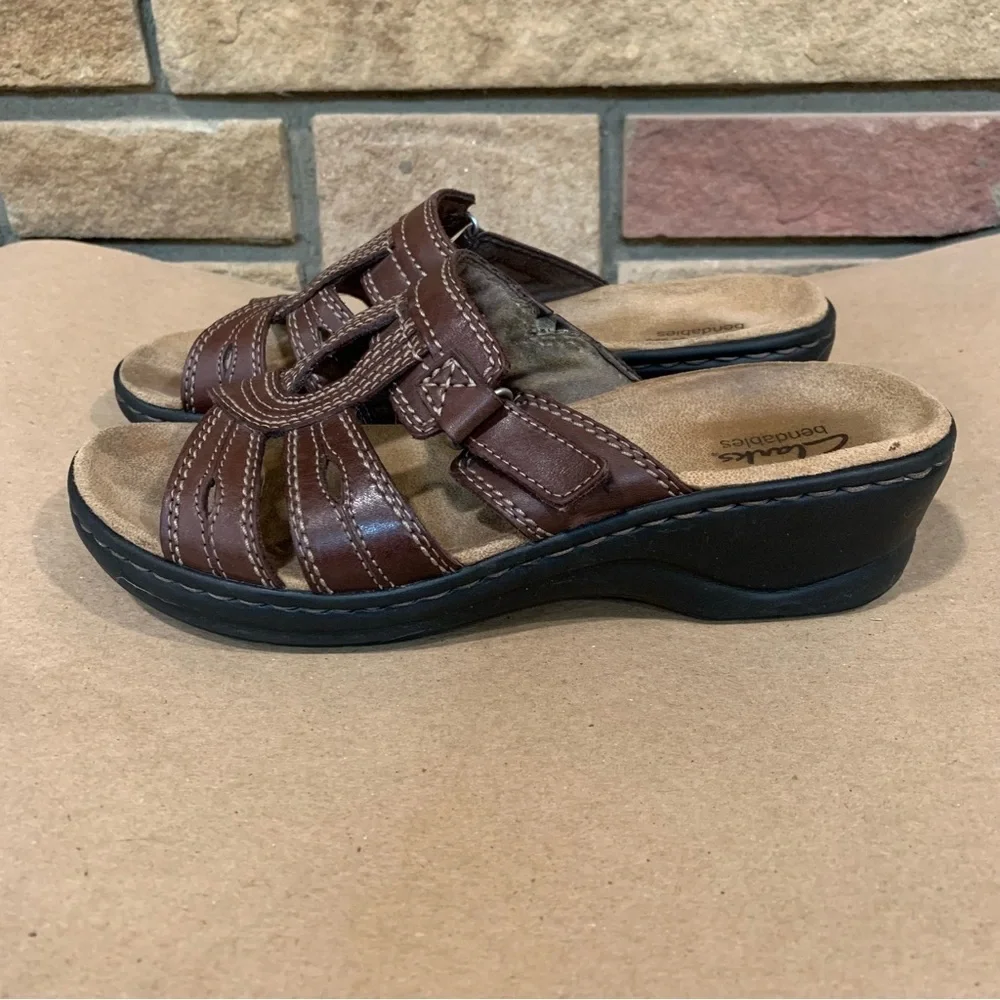CLARKS‎ BENDABLES Lexi Belle brown leather sandals